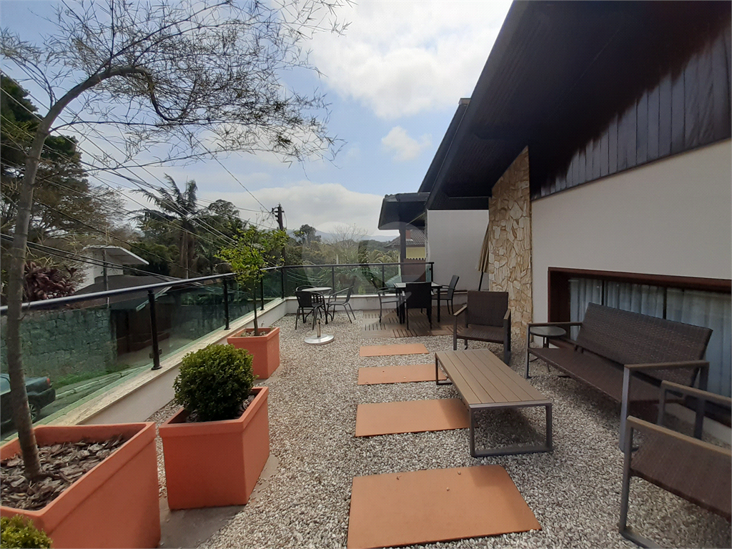 Vende-se: Casa, 4 dormitórios, 3 Vagas Jardim Floresta – Tremembé!