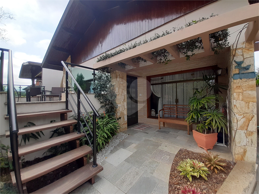 Vende-se: Casa, 4 dormitórios, 3 Vagas Jardim Floresta – Tremembé!