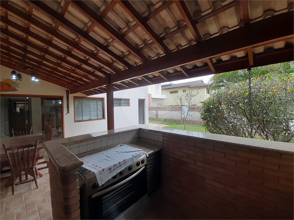 Vende-se: Casa, 4 dormitórios, 3 Vagas Jardim Floresta – Tremembé!