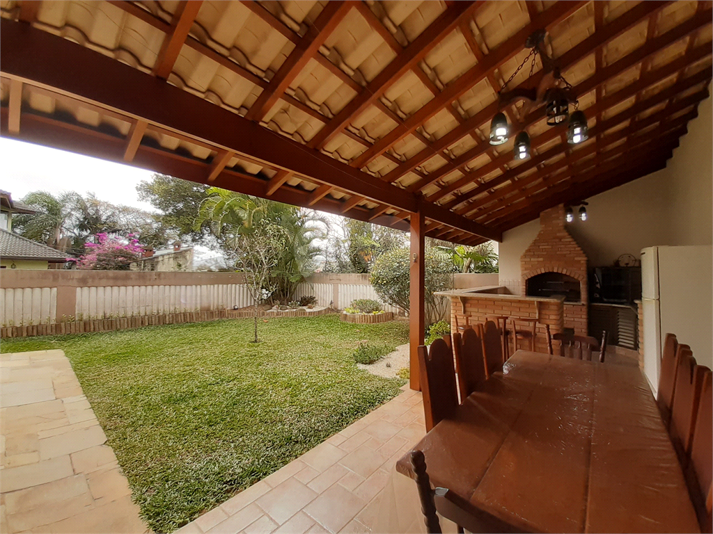 Vende-se: Casa, 4 dormitórios, 3 Vagas Jardim Floresta – Tremembé!