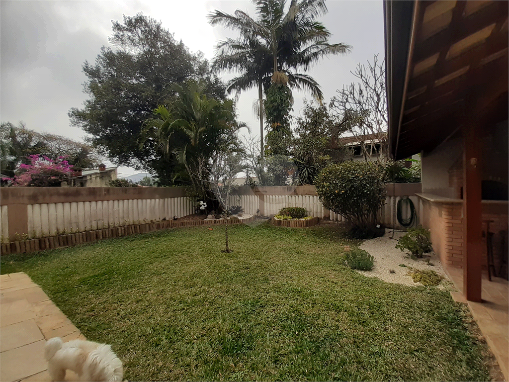 Vende-se: Casa, 4 dormitórios, 3 Vagas Jardim Floresta – Tremembé!