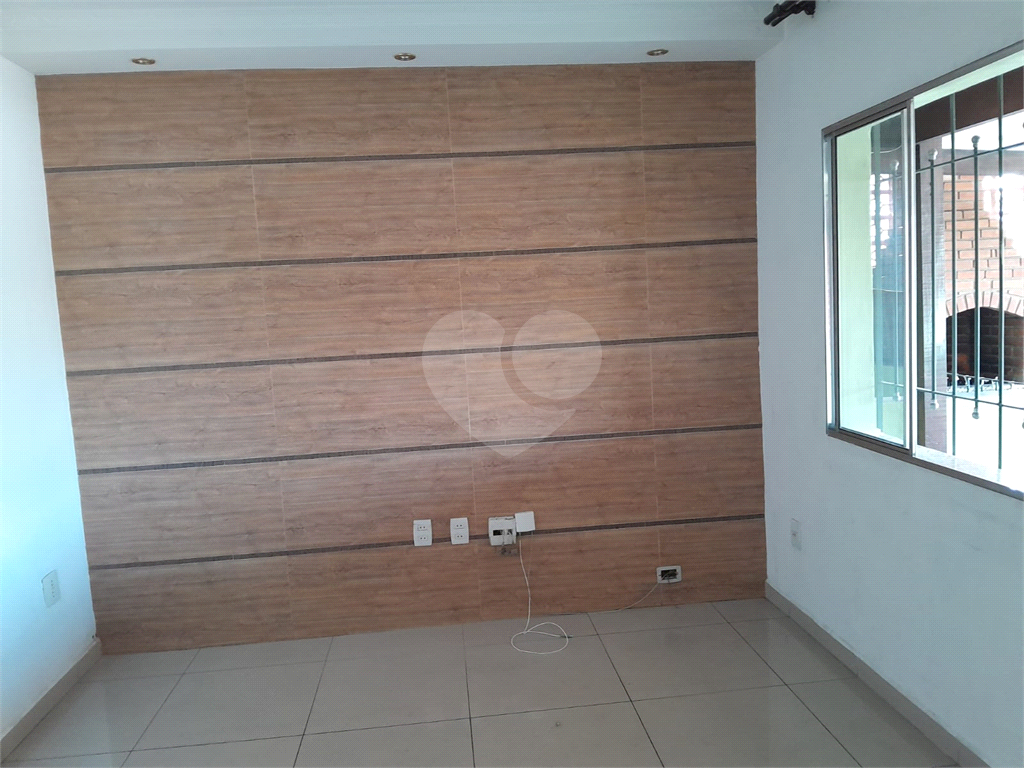 Sobrado Betel/Continental a Venda com 03 dormitórios, Sala com terraço e Churrasqueira. 