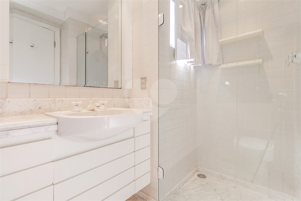 APARTAMENTO em JARDIM GUEDALA