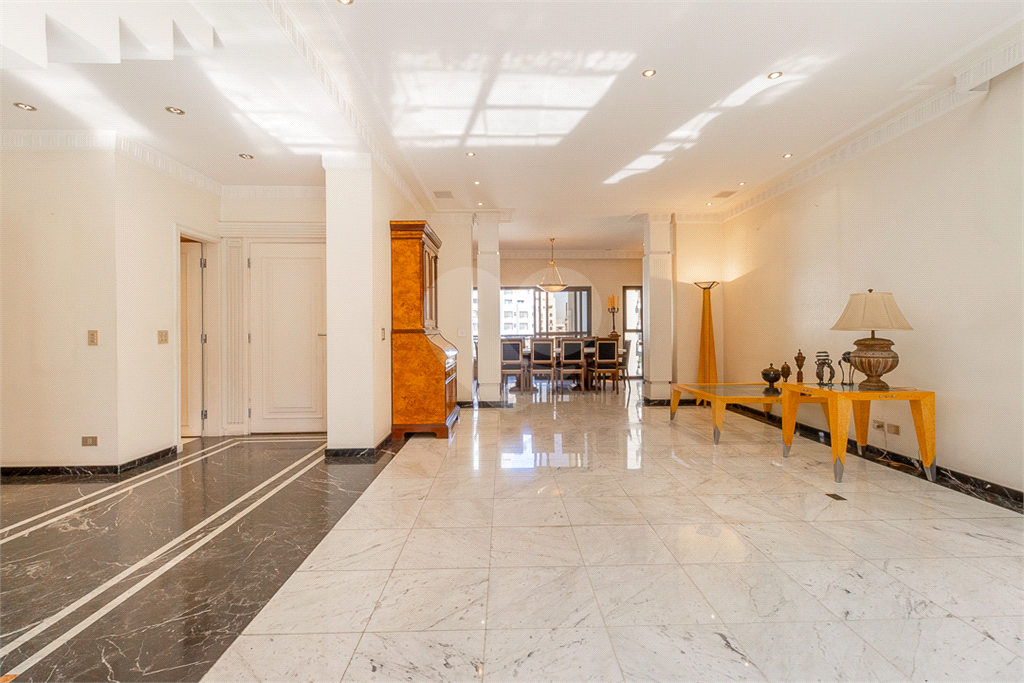 APARTAMENTO em JARDIM GUEDALA