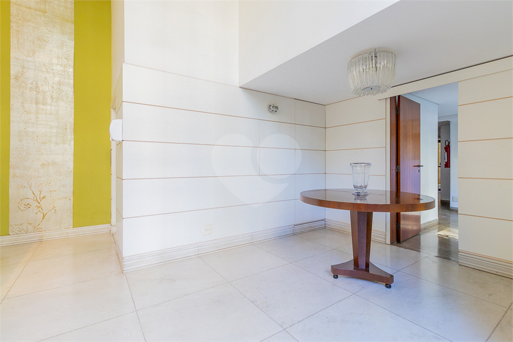 APARTAMENTO em JARDIM GUEDALA