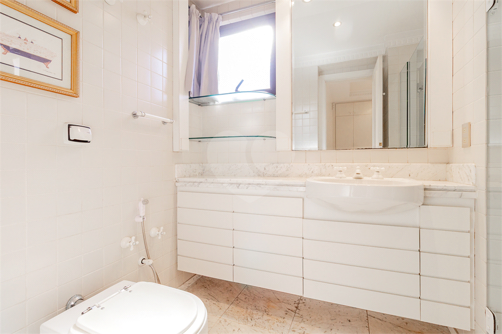 APARTAMENTO em JARDIM GUEDALA