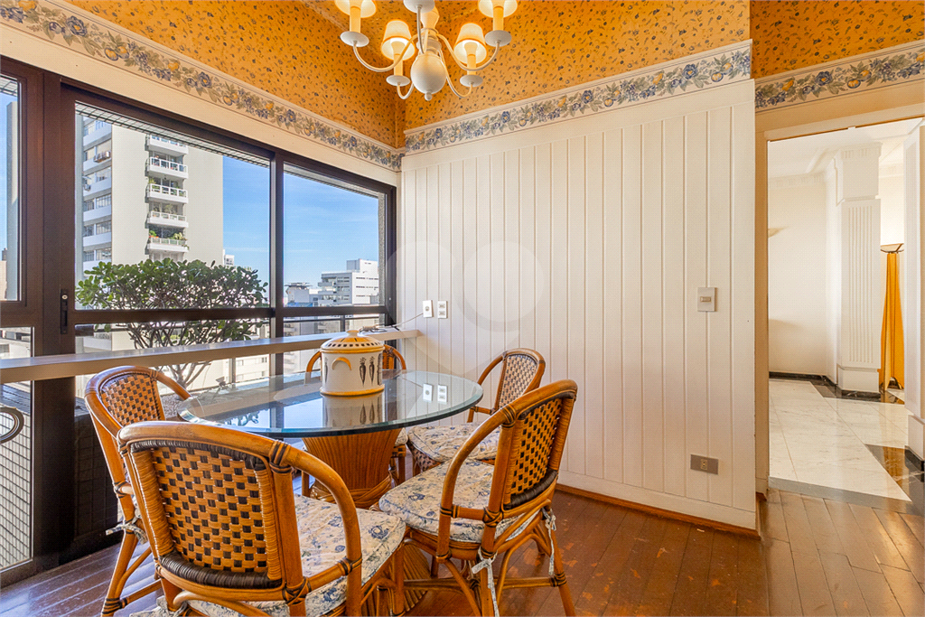 APARTAMENTO em JARDIM GUEDALA