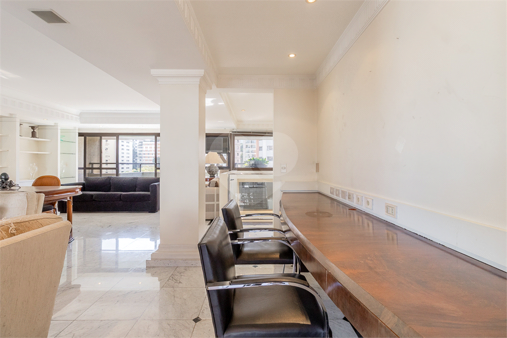 APARTAMENTO em JARDIM GUEDALA