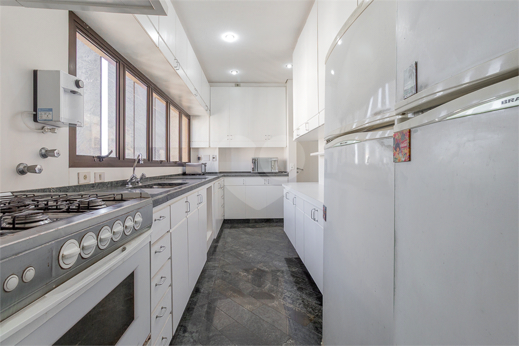 APARTAMENTO em JARDIM GUEDALA