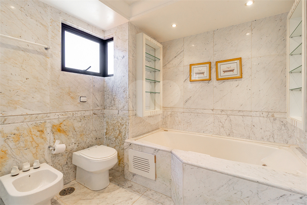 APARTAMENTO em JARDIM GUEDALA