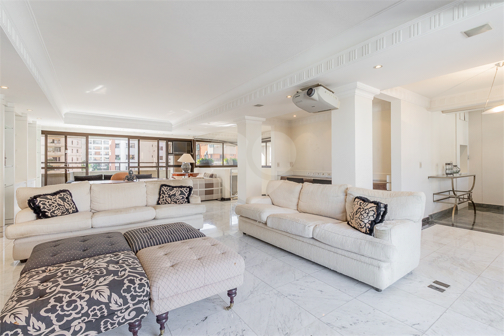 APARTAMENTO em JARDIM GUEDALA