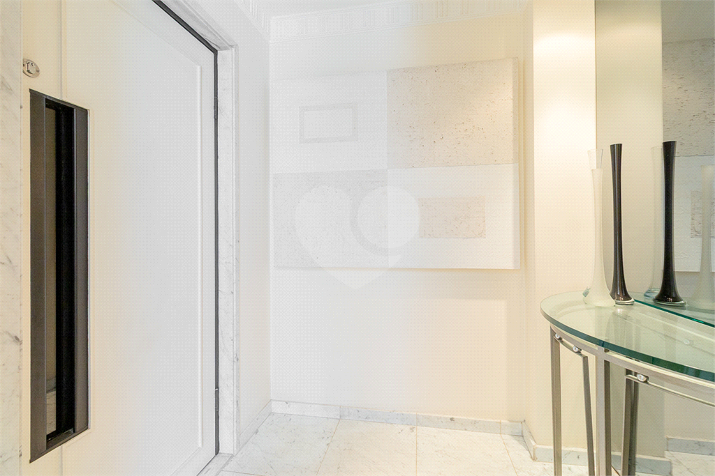 APARTAMENTO em JARDIM GUEDALA