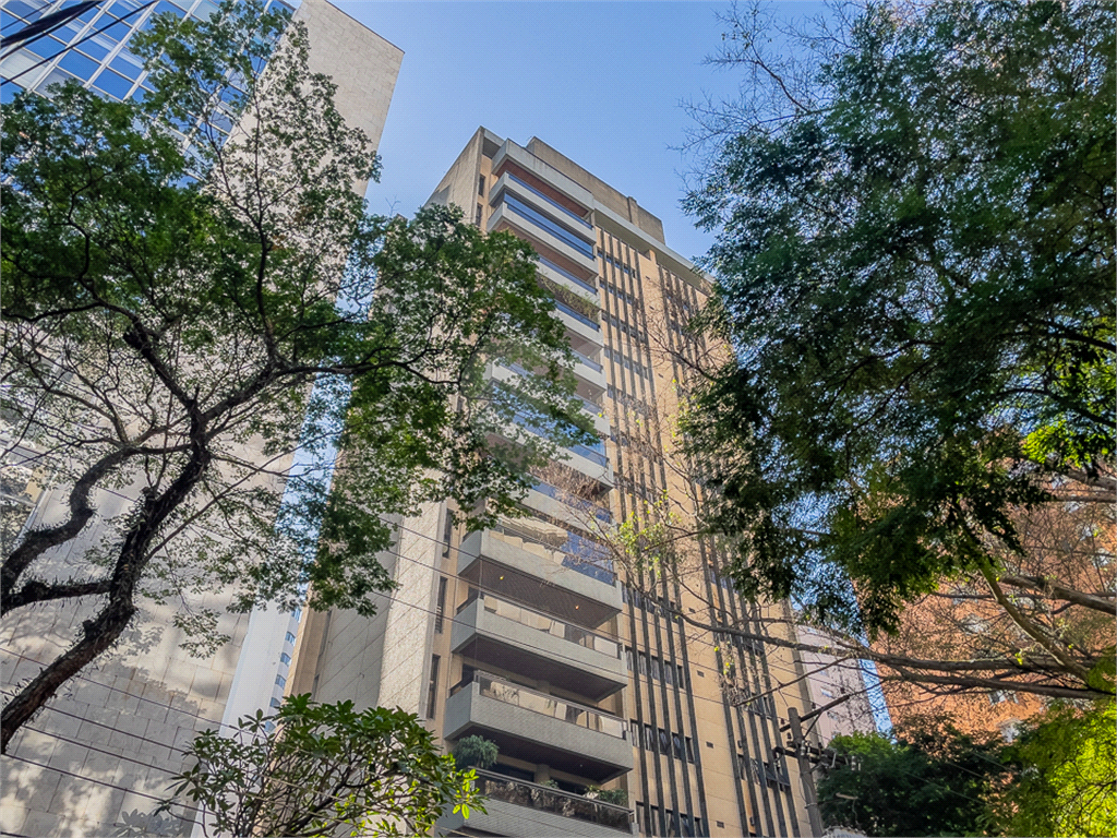 APARTAMENTO em JARDIM GUEDALA