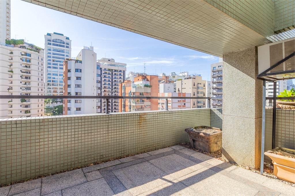 APARTAMENTO em JARDIM GUEDALA