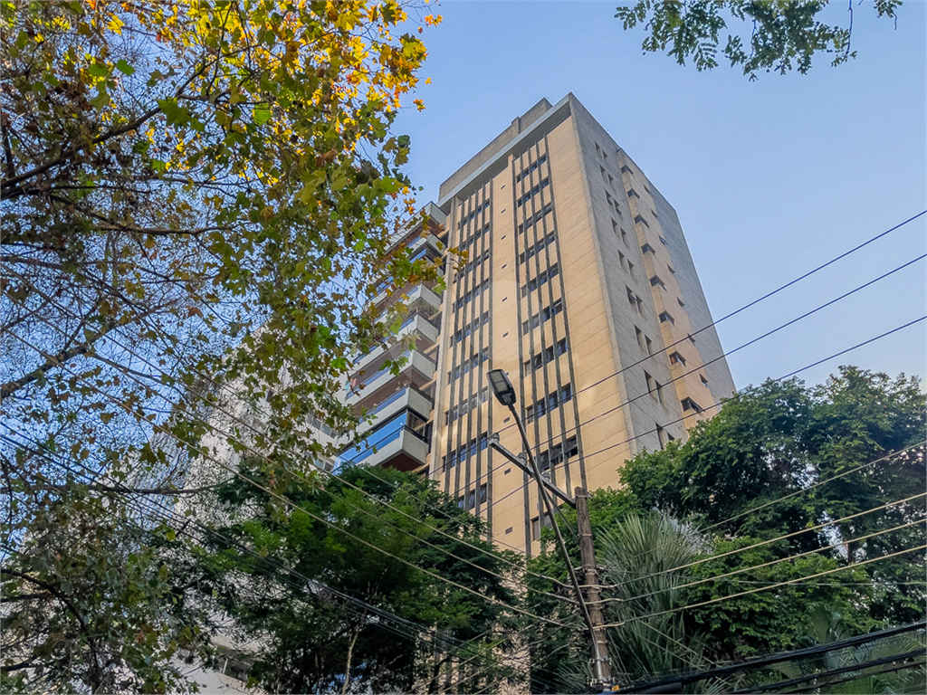 APARTAMENTO em JARDIM GUEDALA