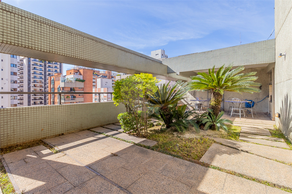 APARTAMENTO em JARDIM GUEDALA