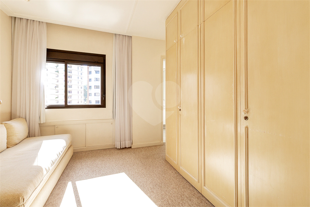 APARTAMENTO em JARDIM GUEDALA