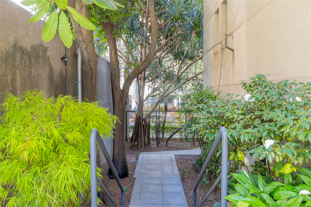 APARTAMENTO em JARDIM GUEDALA
