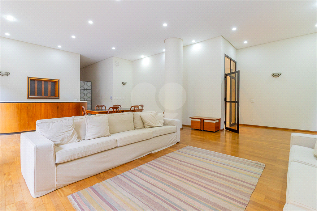 APARTAMENTO em JARDIM GUEDALA