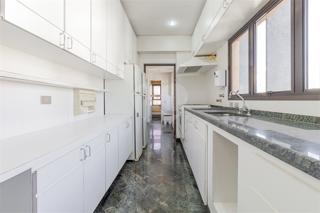 APARTAMENTO em JARDIM GUEDALA