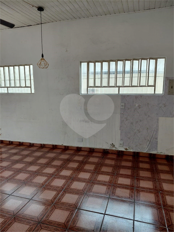 Salão Comercial 192m² disponível para venda na Av. Guapira Excelente ponto comercial