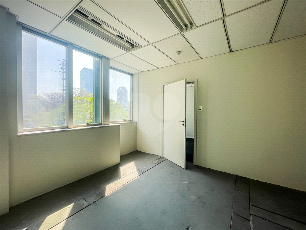 Conjunto / Sala Comercial - Morumbi / Vila Cordeiro - Vão Livre - 12 Vagas - Locação / Aluguel
