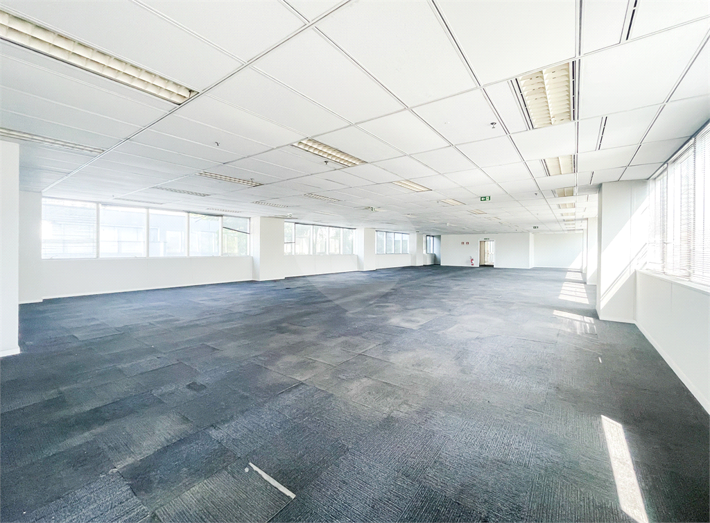 Conjunto / Sala Comercial - Morumbi / Vila Cordeiro - Vão Livre - 12 Vagas - Locação / Aluguel
