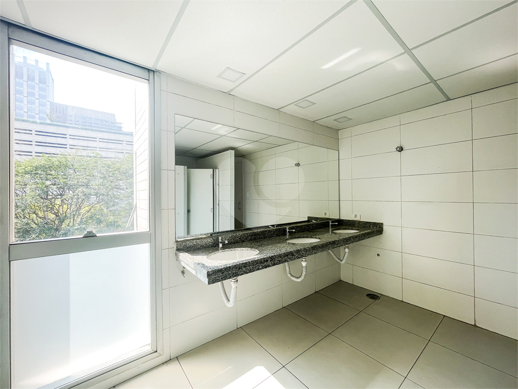 Conjunto / Sala Comercial - Morumbi / Vila Cordeiro - Vão Livre - 12 Vagas - Locação / Aluguel