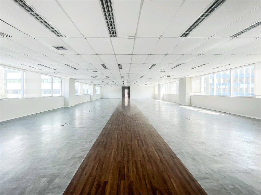 Conjunto / Sala Comercial - Morumbi - Vila Cordeiro - Vão Livre - 12 Vagas - Locação / Aluguel