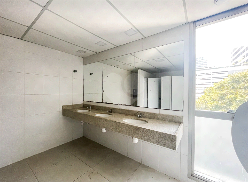 Conjunto / Sala Comercial - Morumbi - Vila Cordeiro - Vão Livre - 12 Vagas - Locação / Aluguel