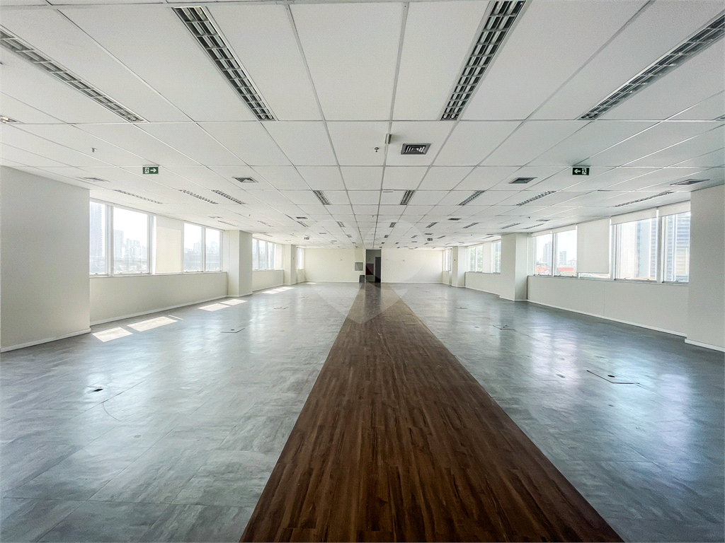 Conjunto / Sala Comercial - Morumbi - Vila Cordeiro - Vão Livre - 12 Vagas - Locação / Aluguel