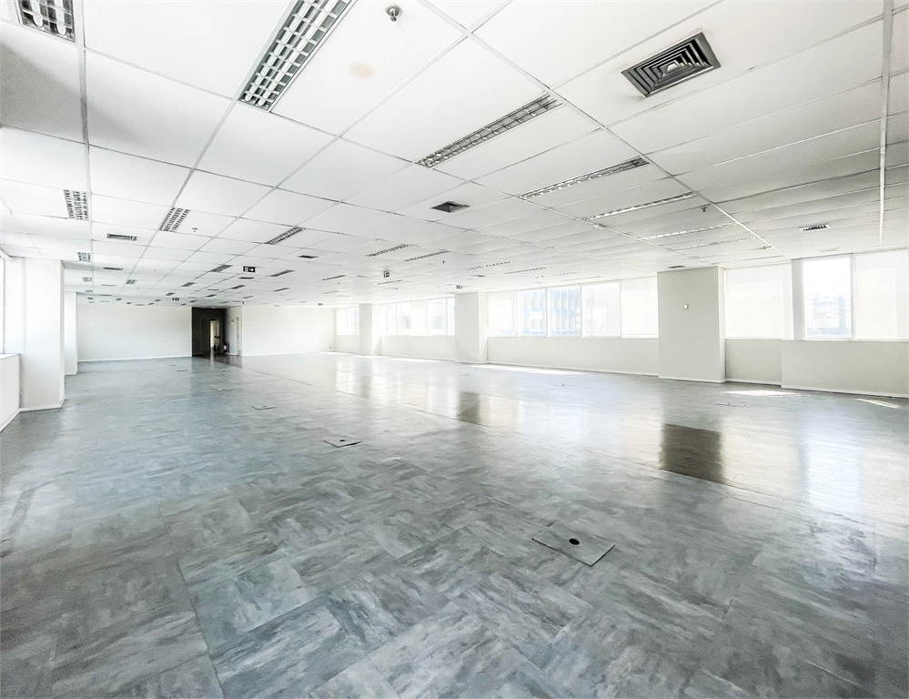 Conjunto / Sala Comercial - Morumbi - Vila Cordeiro - Vão Livre - 12 Vagas - Locação / Aluguel