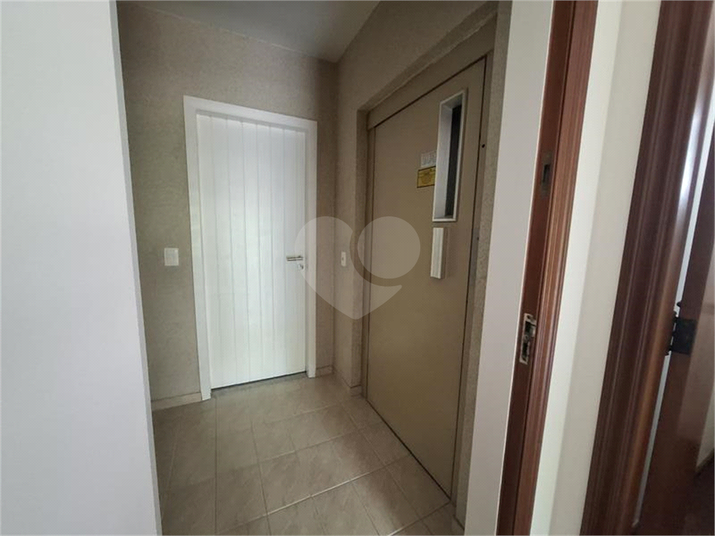 Apartamento à venda e aluguel com 2 quartos, 90m² - Foto 33