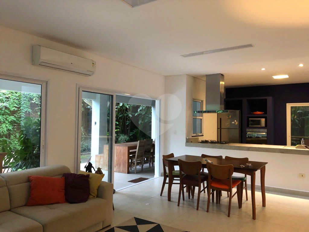 Paúba Um Vilarejo condomínio fechado sobrado venda 5 suítes piscina churrasqueira 4 vagas