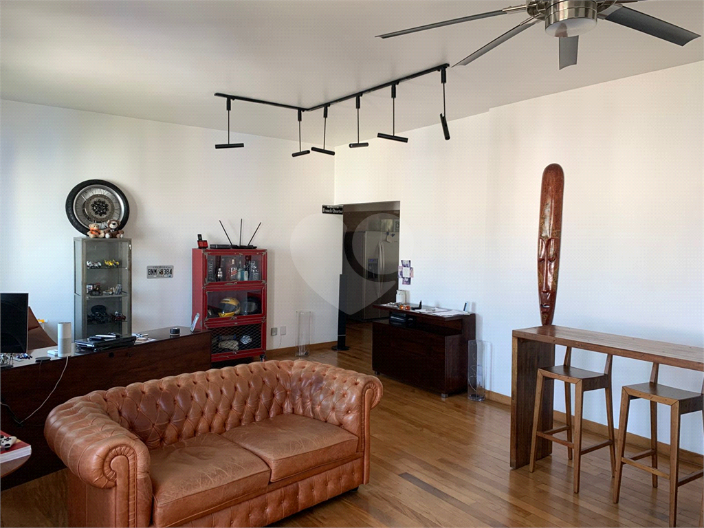 APARTAMENTO em LARGO DO AROUCHE