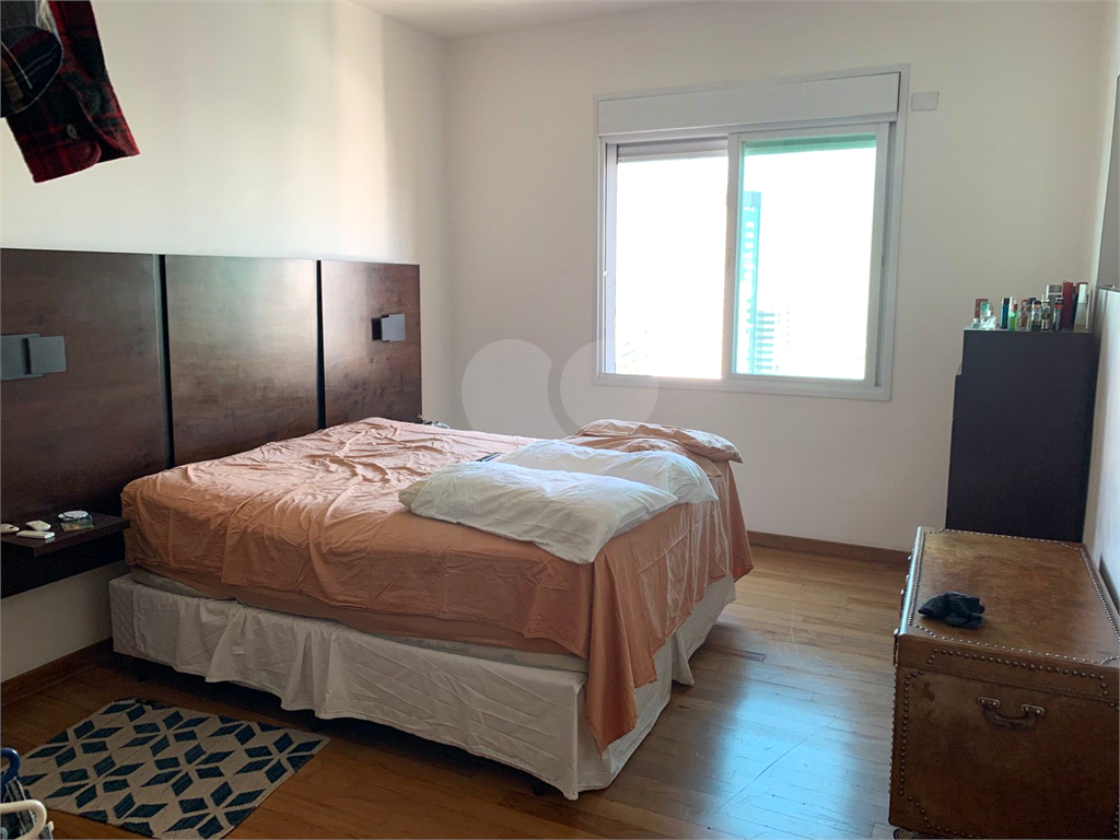 APARTAMENTO em LARGO DO AROUCHE