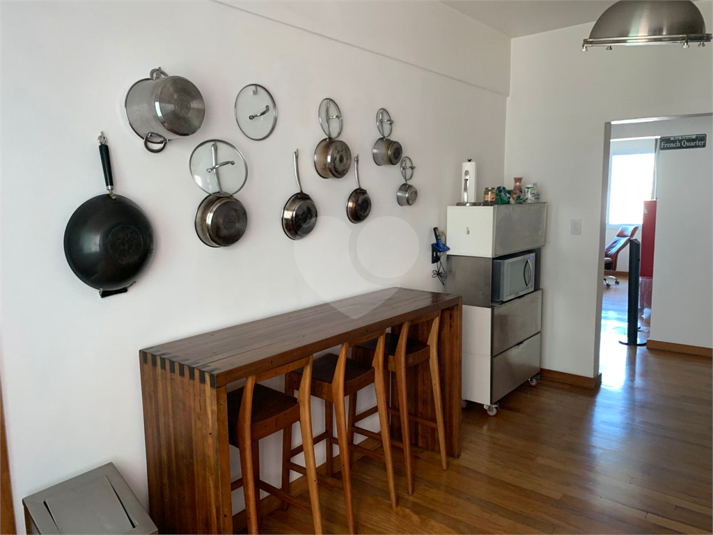 APARTAMENTO em LARGO DO AROUCHE