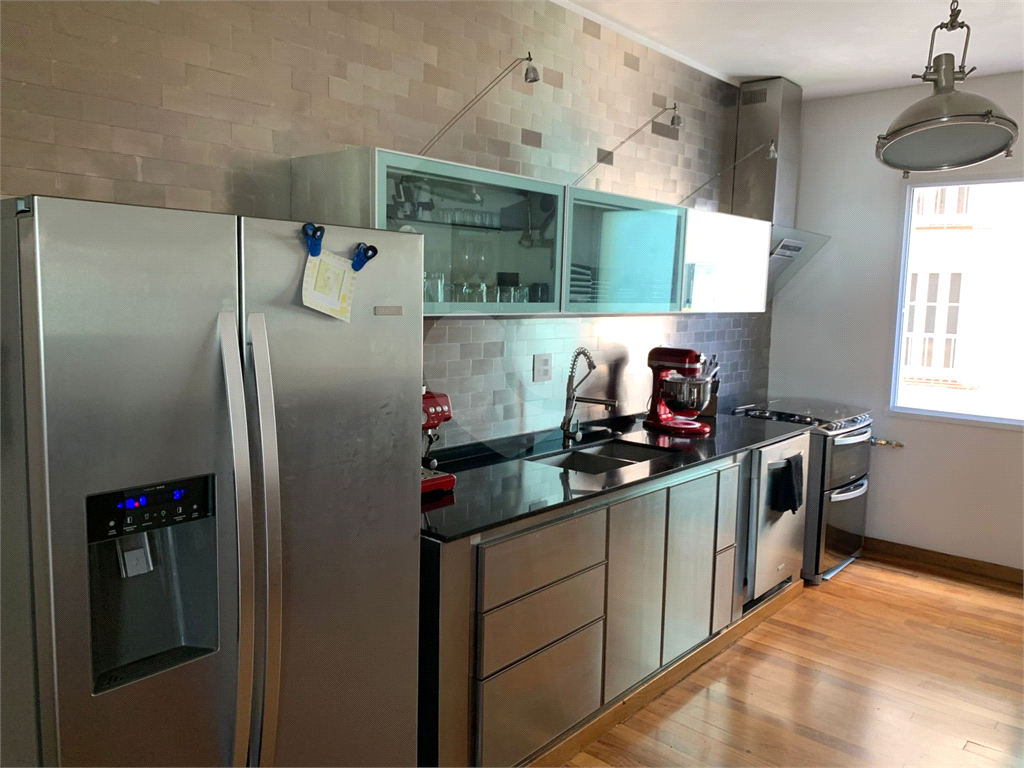 APARTAMENTO em LARGO DO AROUCHE