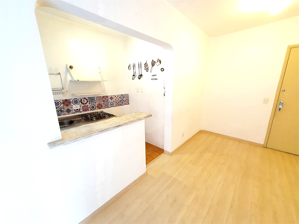 Apartamento para alugar em Pinheiros com 1 quarto e 1 vaga