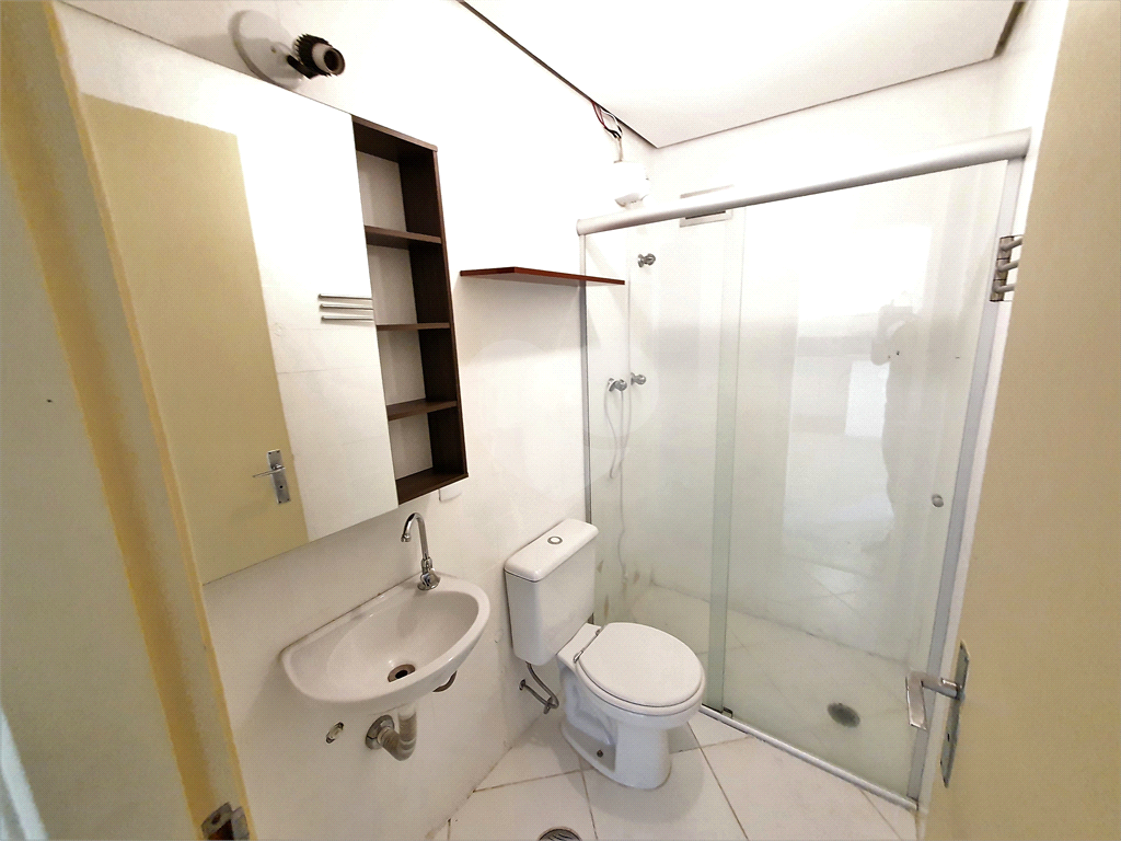 Apartamento para alugar em Pinheiros com 1 quarto e 1 vaga