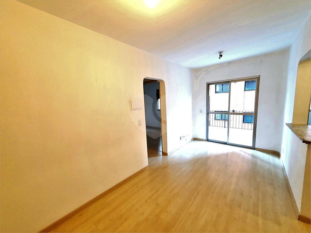 Apartamento para alugar em Pinheiros com 1 quarto e 1 vaga