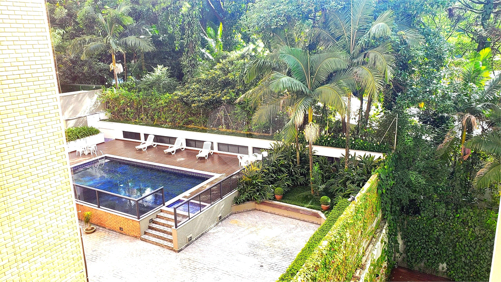 Apartamento para alugar em Pinheiros com 1 quarto e 1 vaga