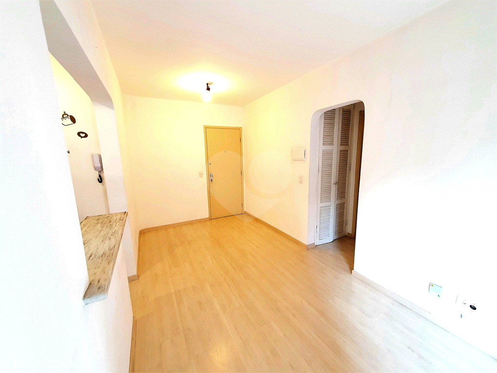 Apartamento para alugar em Pinheiros com 1 quarto e 1 vaga