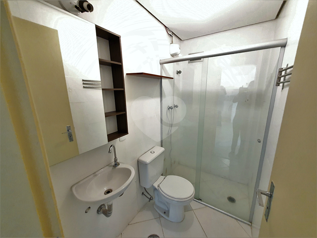 Apartamento para alugar em Pinheiros com 1 quarto e 1 vaga