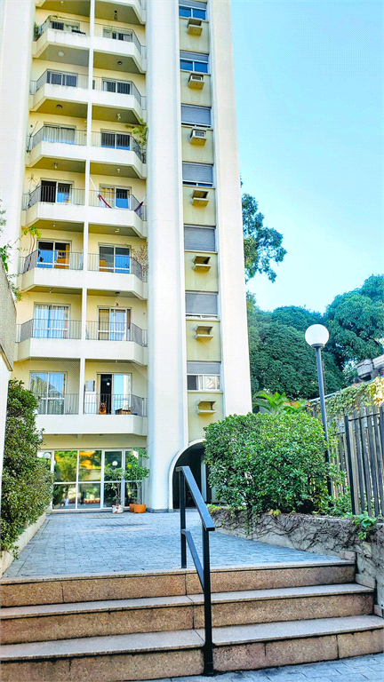 Apartamento para alugar em Pinheiros com 1 quarto e 1 vaga