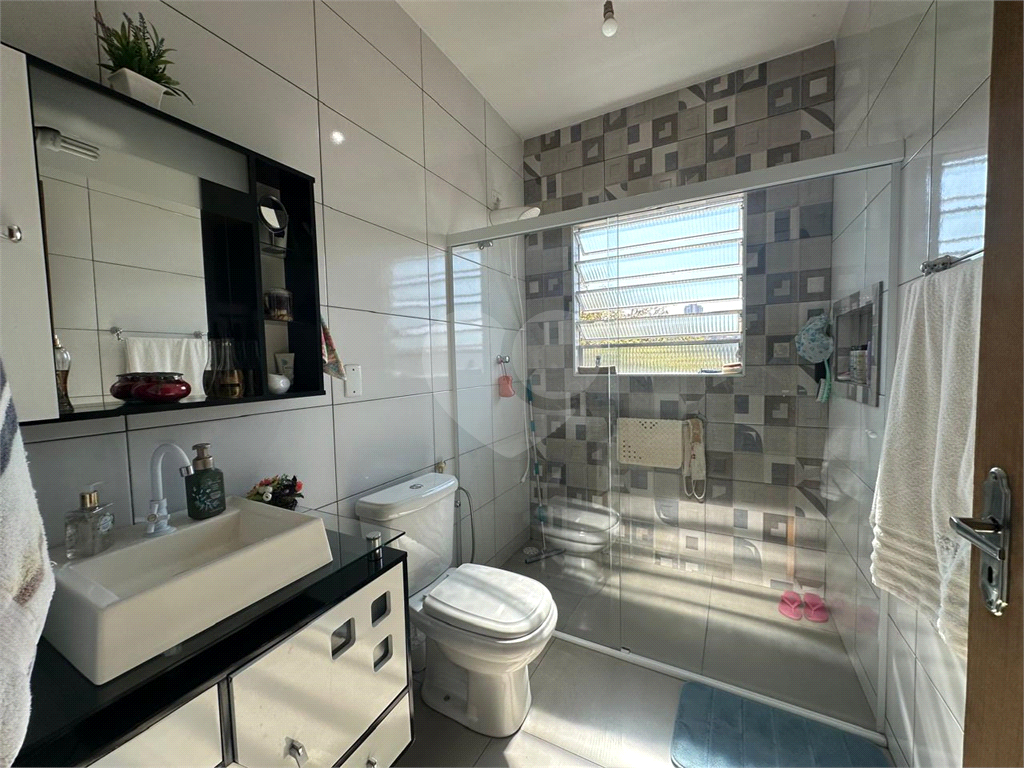 Casa bem cconservada ao lado da Marginal Tiete