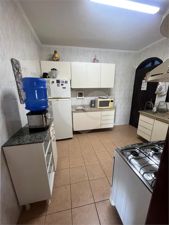 Casa à venda com 4 quartos, 220m² - Foto 9