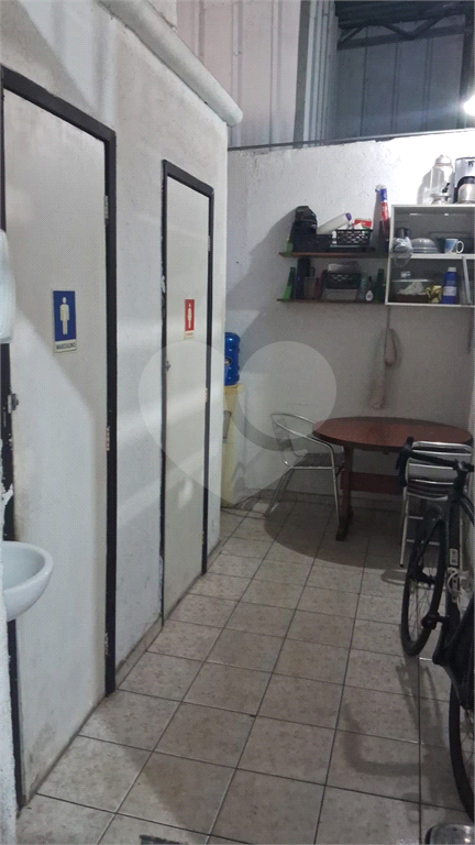 PRÉDIO INTEIRO em CENTRO