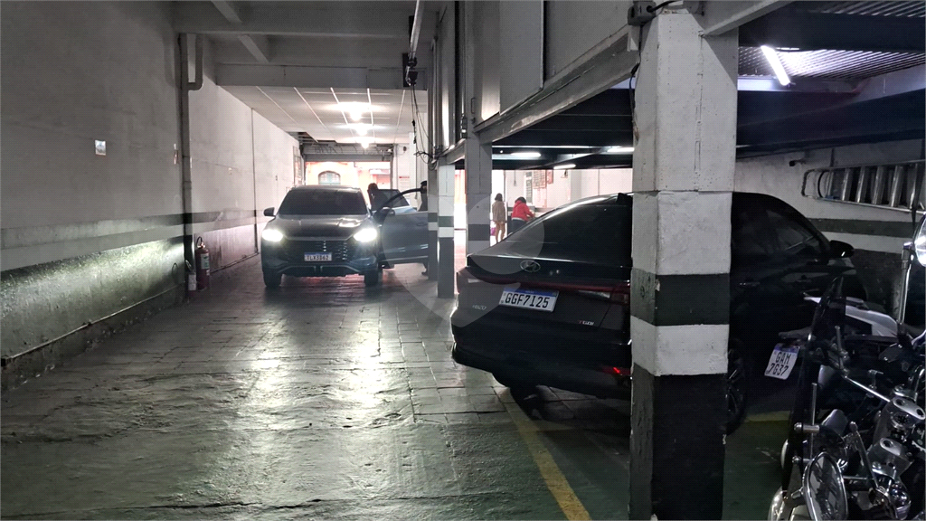 PRÉDIO INTEIRO em CENTRO