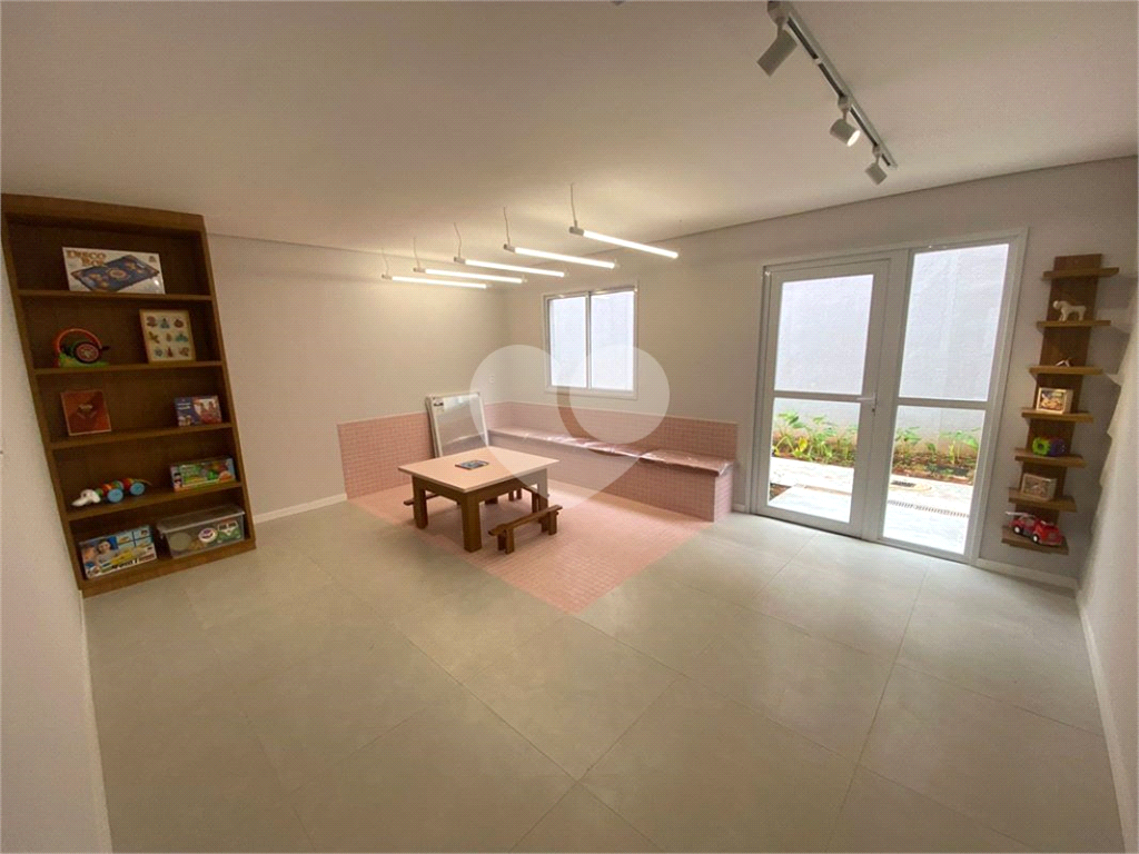 Vende-se Apartamento semimobiliado, 1 quarto, próximo ao Metrô Marechal Deodoro!